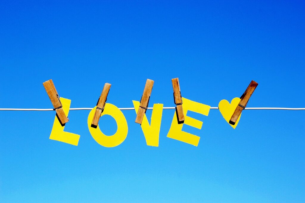 恋愛において好意が伝わる言葉とは何ですか？