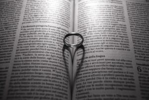 恋愛において愛される人が結婚に近づくための秘訣は？